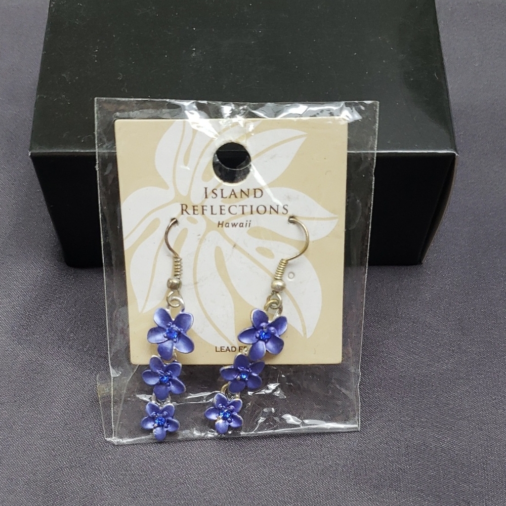 💎NWT Island Reflection Hawaii plumeria flower earrings